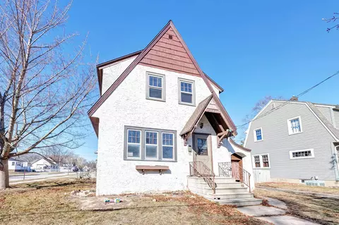 120 Oak St, Green Bay, WI 54303