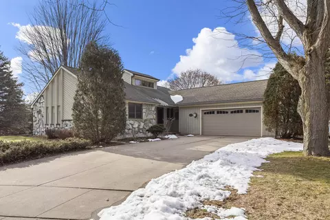 1833 S Kasper Dr, Appleton, WI 54914