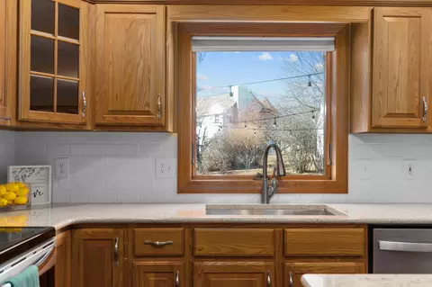 Kitchen - 4101 N Windcross Dr, Appleton, WI 54913 photo 2 of 4