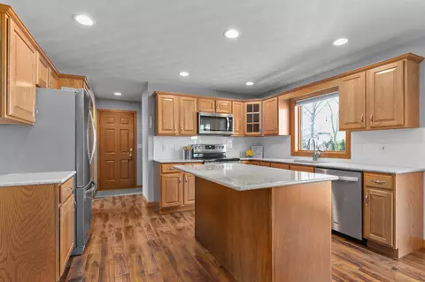 Kitchen - 4101 N Windcross Dr, Appleton, WI 54913 photo 4 of 4