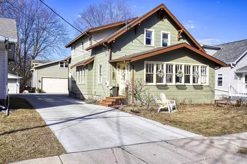 377 Elm St, Menasha, WI 54952