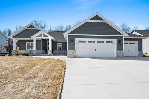 3679 Stockbury St, Howard, WI 54313