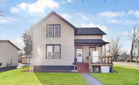 502 E Quincy St, New London, WI 54961
