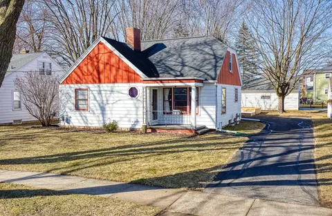 1743 N Erb St, Appleton, WI 54911
