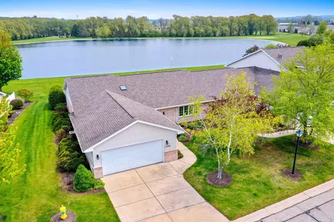 1528 River Pines Dr, Green Bay, WI 54311