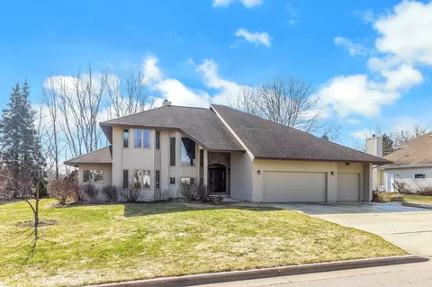 1202 Whippoorwill Cir, Neenah, WI 54956