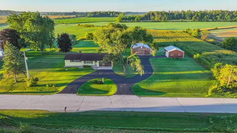 w1901 Fish Creek Road, Seymour, WI 54165