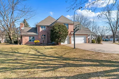 Exterior - 4117 N Windover Ct, Appleton, WI 54913 photo 6 of 8