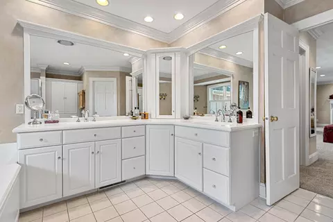 Bath - 4117 N Windover Ct, Appleton, WI 54913 photo 1 of 6