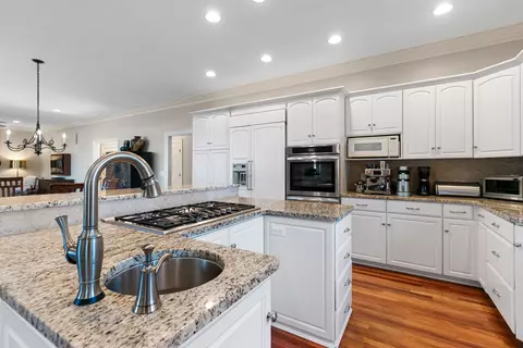 Kitchen - 4117 N Windover Ct, Appleton, WI 54913 photo 2 of 2