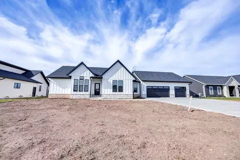 2225 Rowling Rd, De Pere, WI 54115
