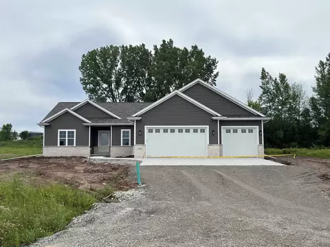 5303 Fenceline Ln, Omro, WI 54963