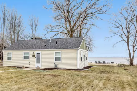 3576 Vanlaanen Rd, Green Bay, WI 54311