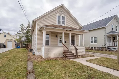 949 W 6th Ave, Oshkosh, WI 54902