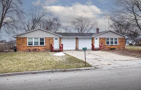 806 E Briar Ln, Green Bay, WI 54301