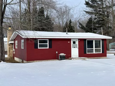 311 N Barkman St, Suring, WI 54174