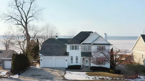 4223 Nicolet Dr, Green Bay, WI 54311