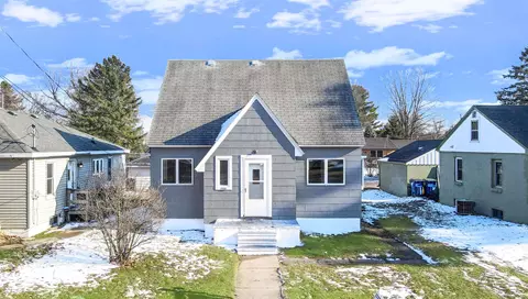 122 Mckinley Ave, Clintonville, WI 54929