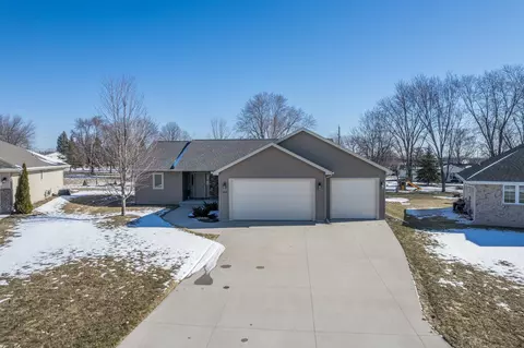 Exterior - 5394 W Pleasant Way, Appleton, WI 54913 photo 6 of 8