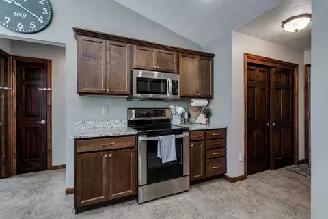 Kitchen - 5394 W Pleasant Way, Appleton, WI 54913 photo 3 of 4