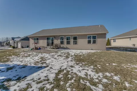 Exterior - 5394 W Pleasant Way, Appleton, WI 54913 photo 7 of 8