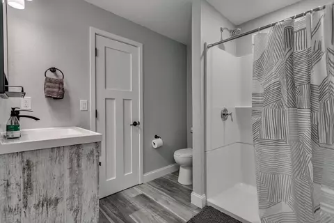 Bath - 5394 W Pleasant Way, Appleton, WI 54913 photo 3 of 3