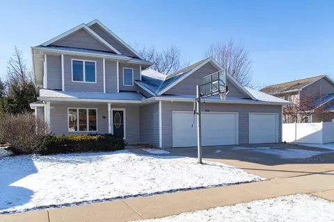 3179 Hayward Ave, Oshkosh, WI 54904