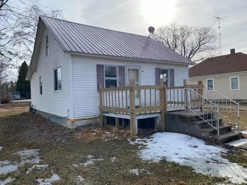 509 Mill St, White Lake, WI 54491