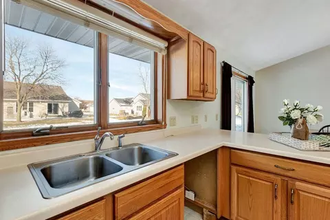 Kitchen - w5558 Bailey Drive, Appleton, WI 54915 photo 3 of 5