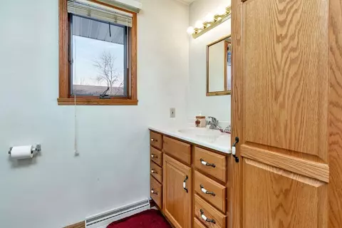 Bath - w5558 Bailey Drive, Appleton, WI 54915 photo 3 of 4
