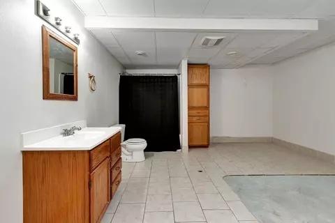 Bath - w5558 Bailey Drive, Appleton, WI 54915 photo 4 of 4