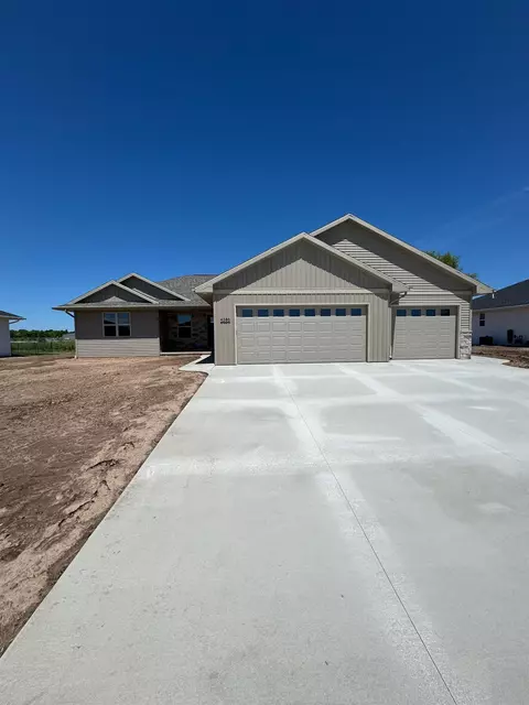 4586 Paul Ln, Green Bay, WI 54313