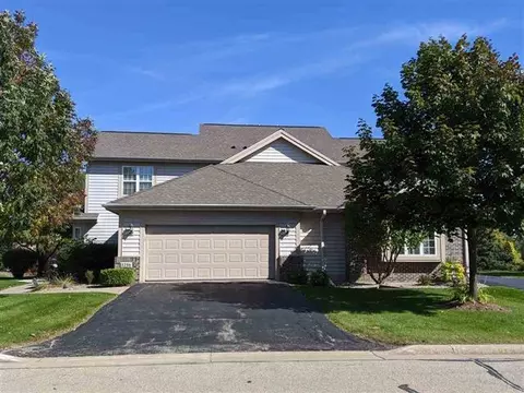 1216 Cameron Cir, Neenah, WI 54956