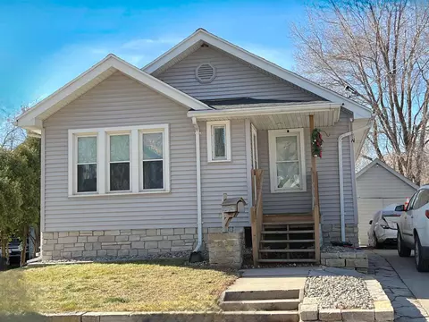 1316 Smith St, Green Bay, WI 54302