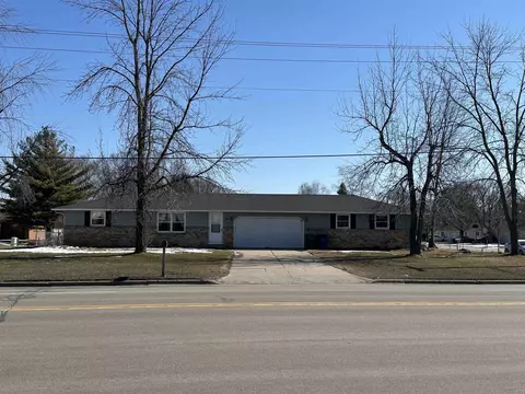 2713 Packerland Dr, Green Bay, WI 54313