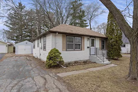 2001 Ashland St, Oshkosh, WI 54901