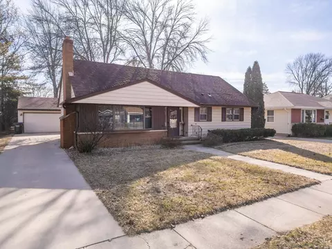 1007 W Parkway Blvd, Appleton, WI 54914