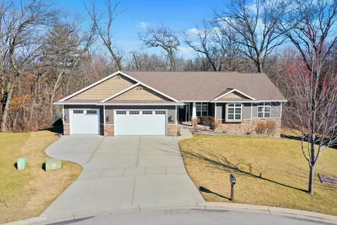 2124 Emmalane Ct, Green Bay, WI 54311