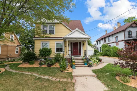 305 High St, Neenah, WI 54956