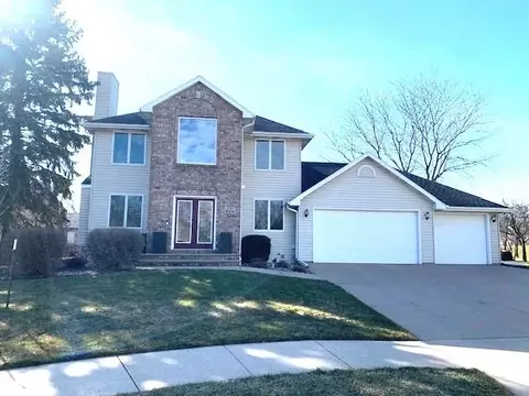 35 Victoria Ct, Oshkosh, WI 54901
