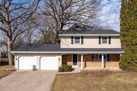 1705 Arlington Dr, Oshkosh, WI 54904