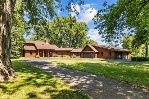 340 Lake Rd, Menasha, WI 54952