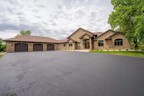 4744 County Rd K, Oshkosh, WI 54904