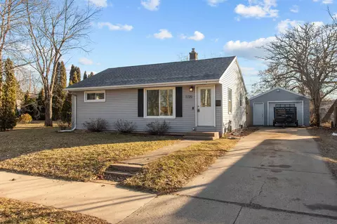 1720 Grove St, Oshkosh, WI 54901