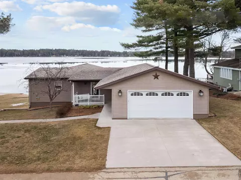 n2660 Rustic Circle, Clintonville, WI 54929
