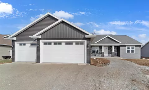 2016 W Sugar Ln, Appleton, WI 54913