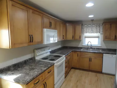 347 E Frances St, Appleton, WI 54911 photo 2