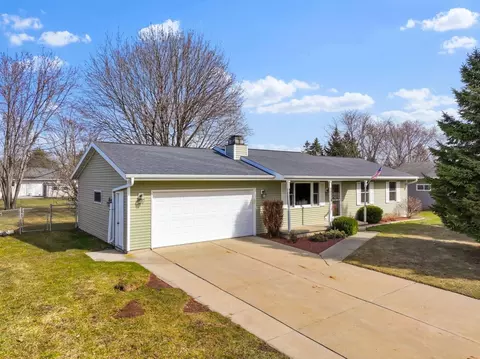 1127 N Taylor St, Green Bay, WI 54303