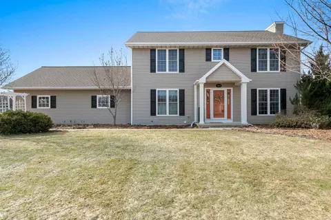 1886 Little Valley Ct, De Pere, WI 54115