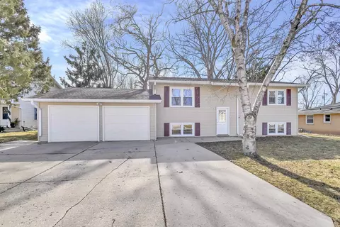 412 N St Bernard Dr, De Pere, WI 54115